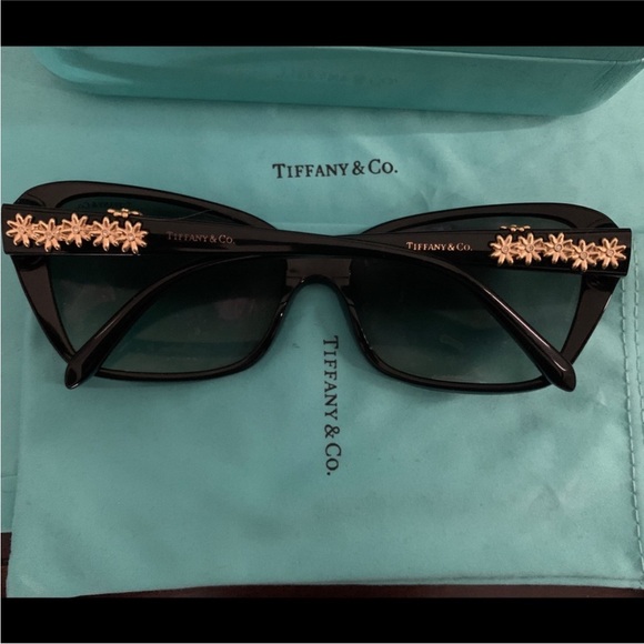 Tiffany sunglasses - Picture 2 of 3